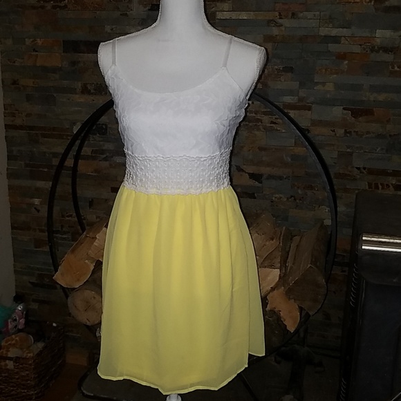 Dresses & Skirts - NWT yellow spaghetti strap dress